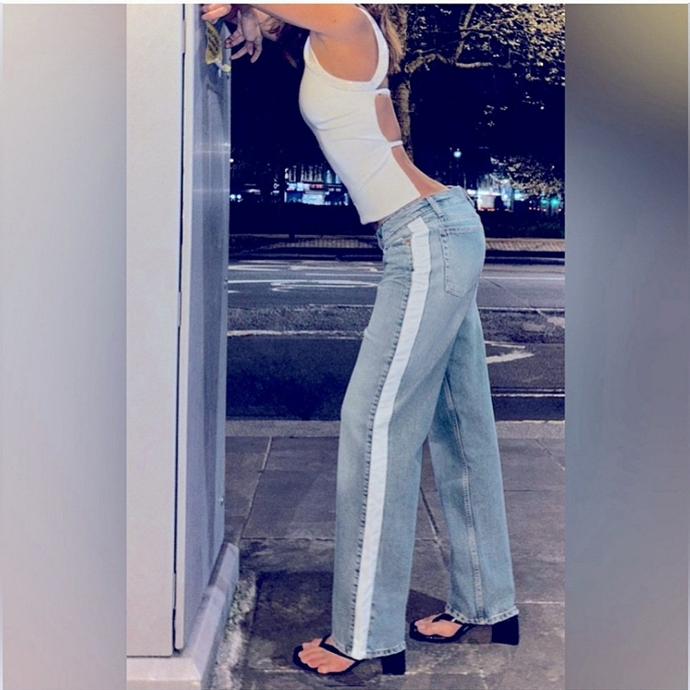 ZARA LOW RISE JEANS WITH WHITE STRIPE DETAIL ON SIDES✨️SIZE 4 ✨️ - Picture 1 of 7